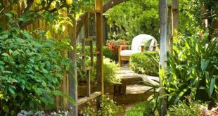 15 Tips for Welcoming and Charming Outdoor Spaces | Garden design .