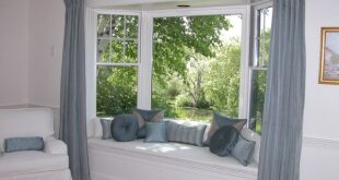 Bay Window Seat with Pillows, Panels and Chair Slipcover | Bay .