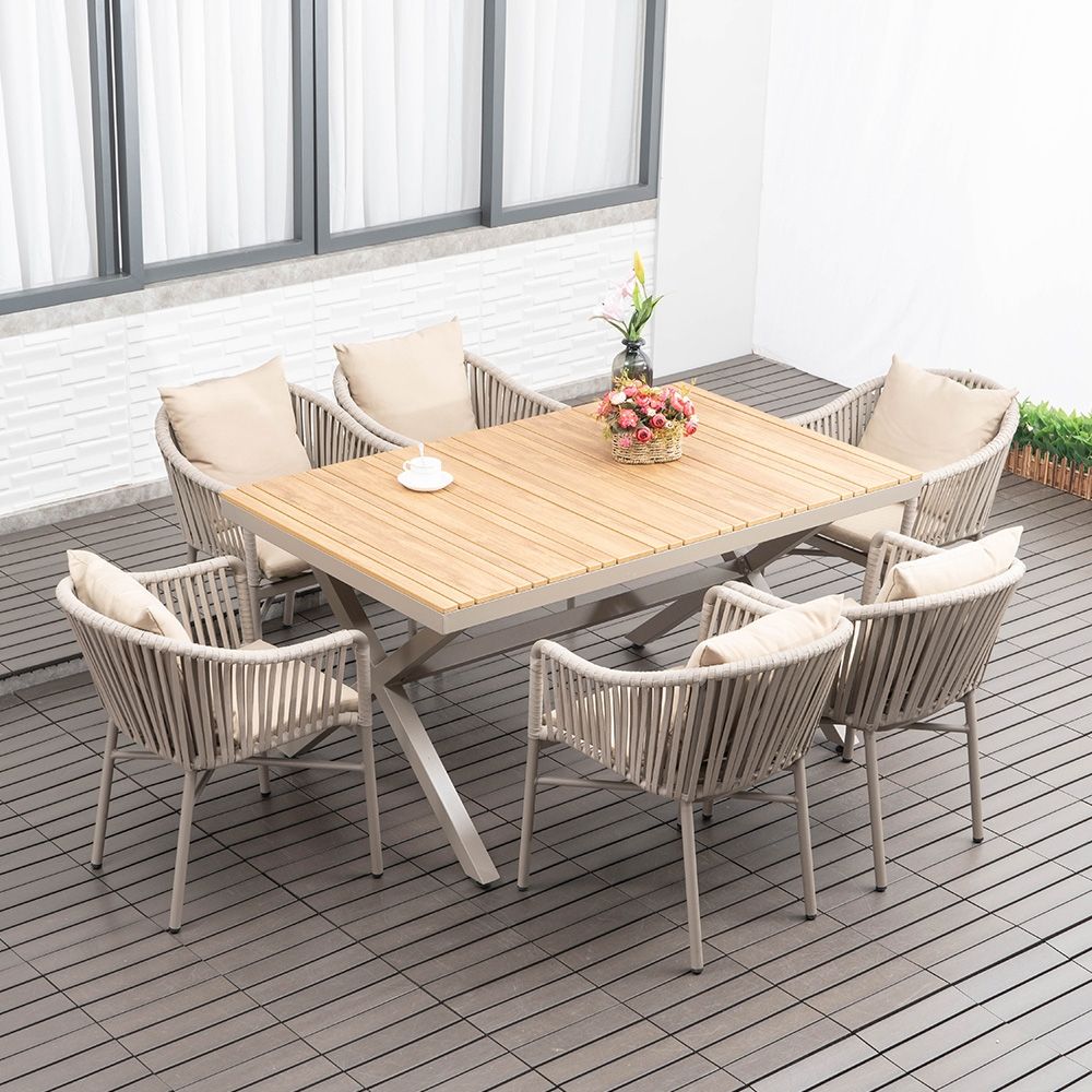 Top Patio Dining Sets for Your Outdoor
Space