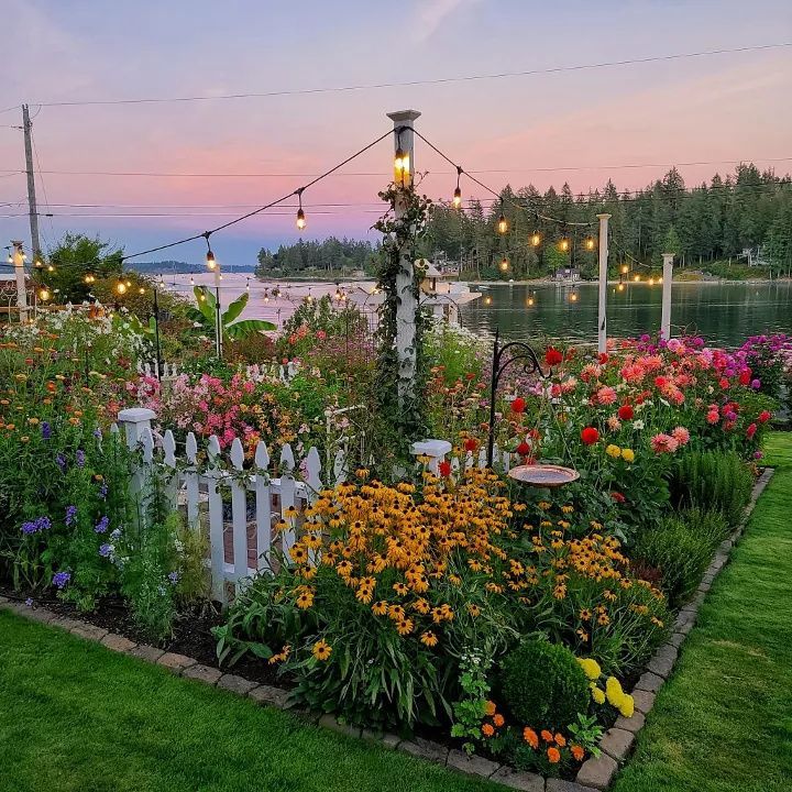 Trendy And Gorgeous Flower Gardens