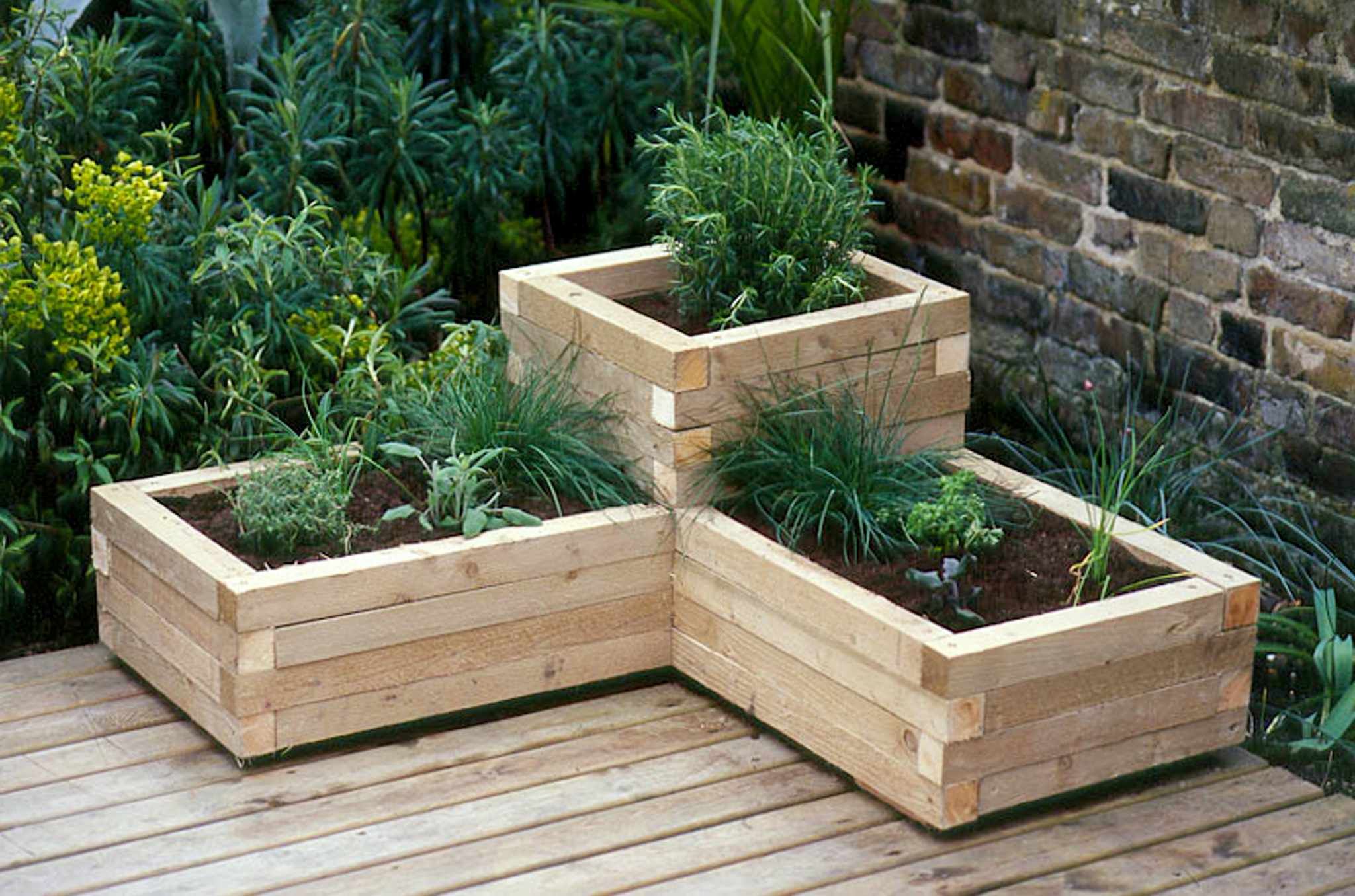 Ultimate Guide to Choosing the Perfect
Garden Planter for Your Space