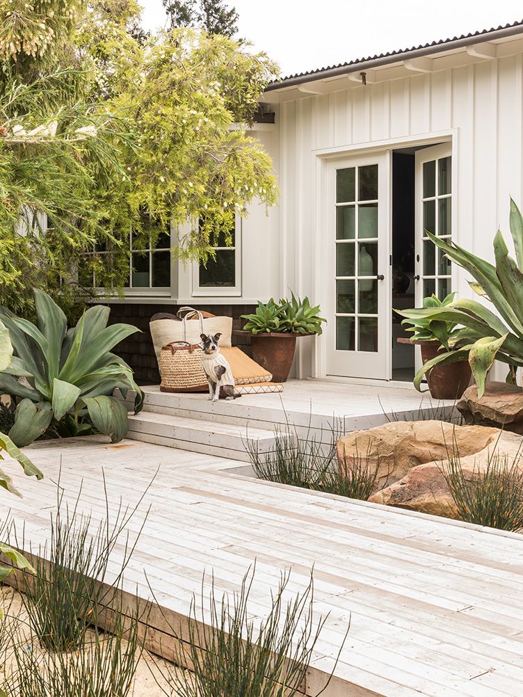 Creating a Stunning Outdoor Oasis with
  Decking