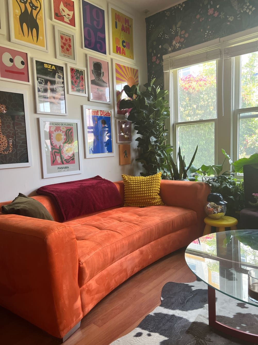 Stylish Ways to Incorporate Orange Sofa
Chairs Into Your Home Decor