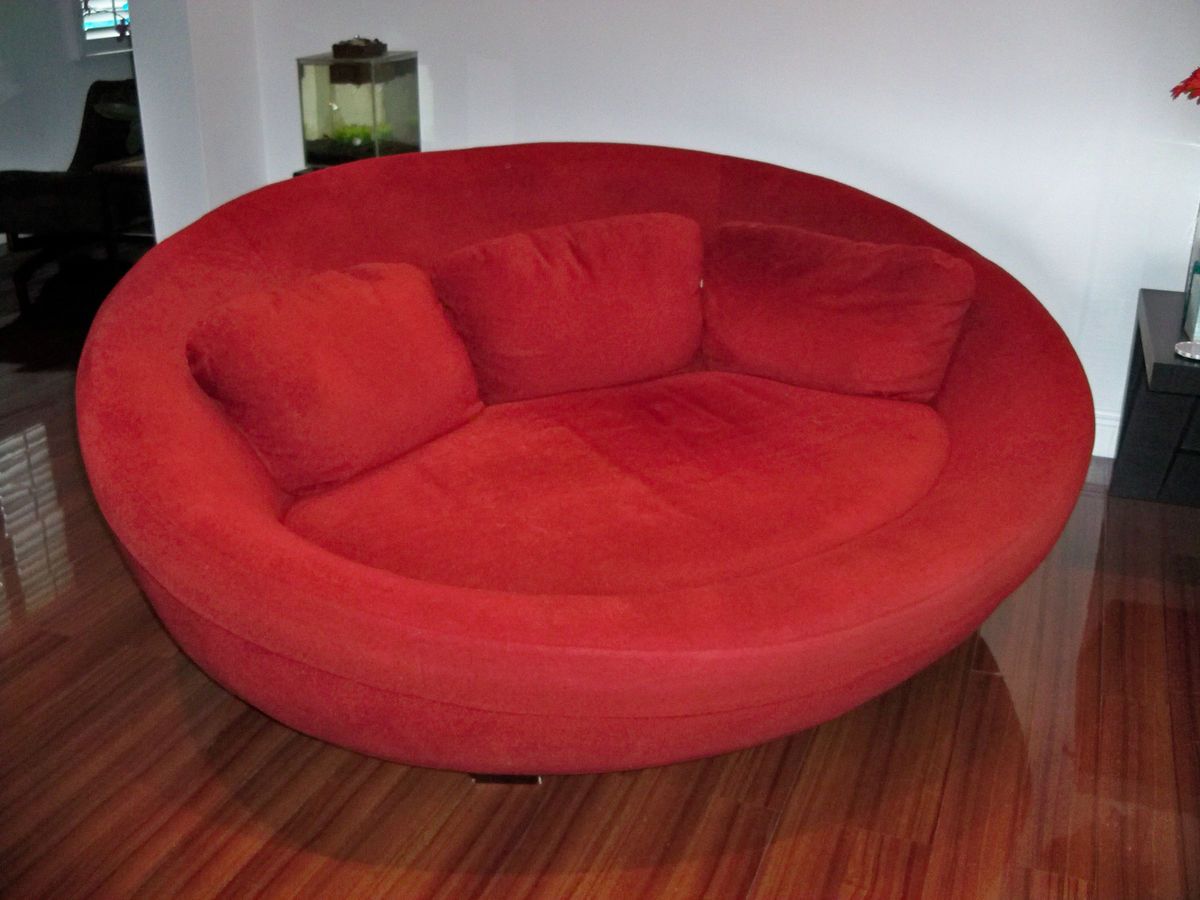 The Trendiest Round Sofa Chairs for Your
Living Room