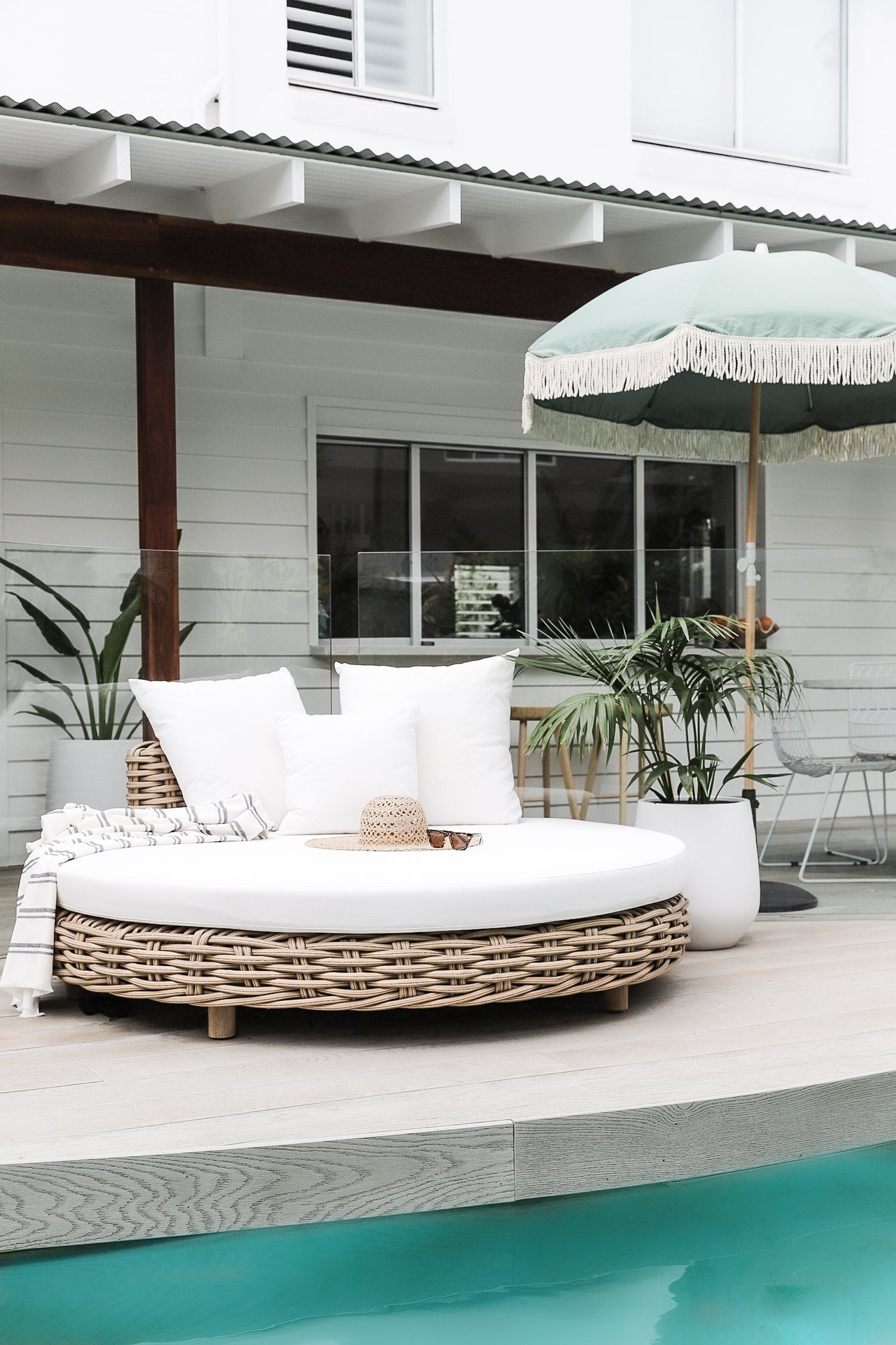 Best Outdoor Pool Furniture for a Stylish
and Functional Space