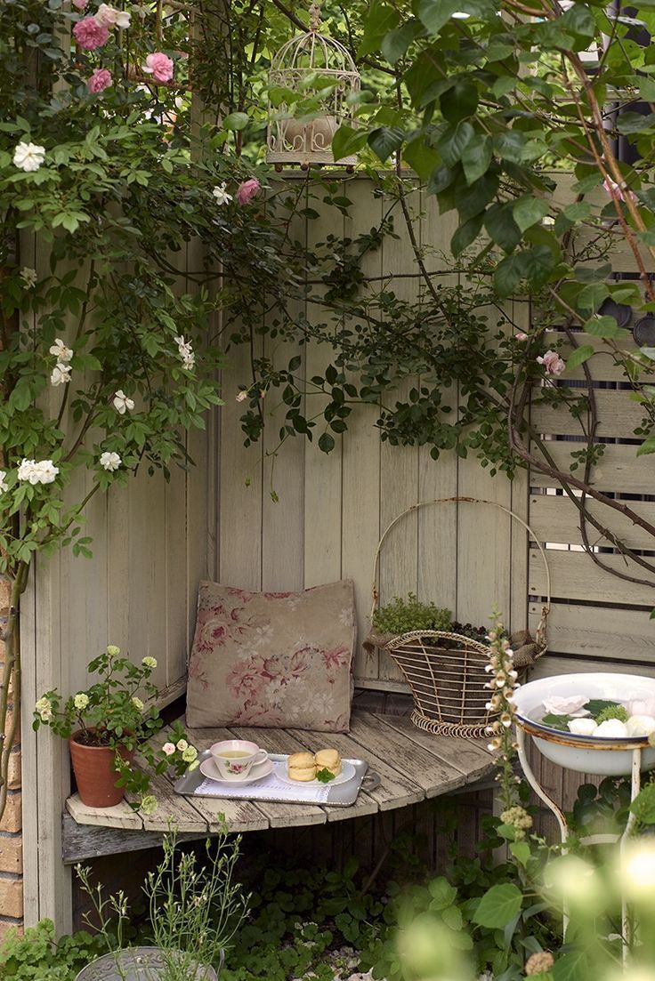 Tips for Creating a Beautiful Small
Garden