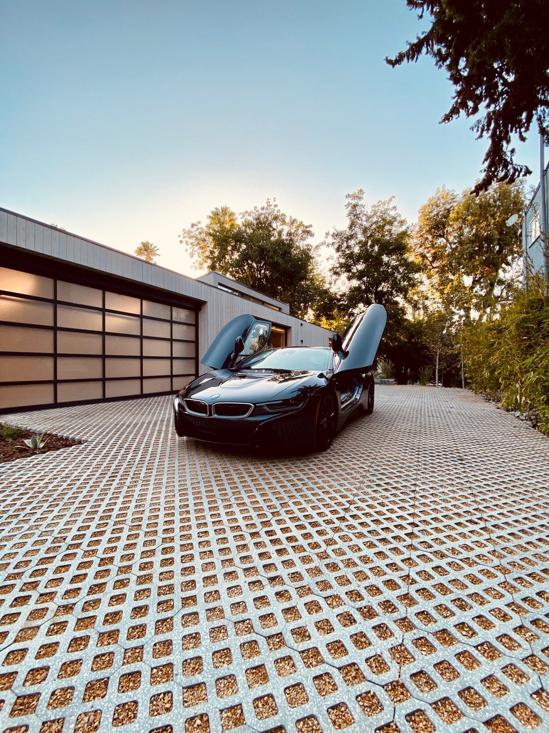 Choosing the Right Driveway Pavers for
Your Home