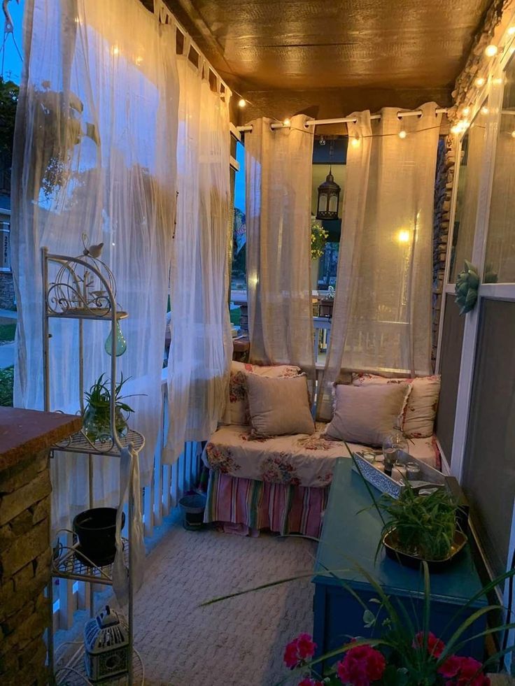 Creative Small Porch Ideas to Enhance
Your Outdoor Space