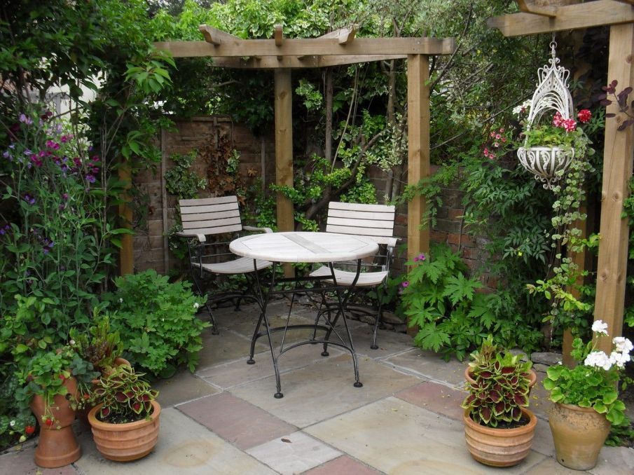 Creating a Stunning Outdoor Oasis with a
Corner Pergola