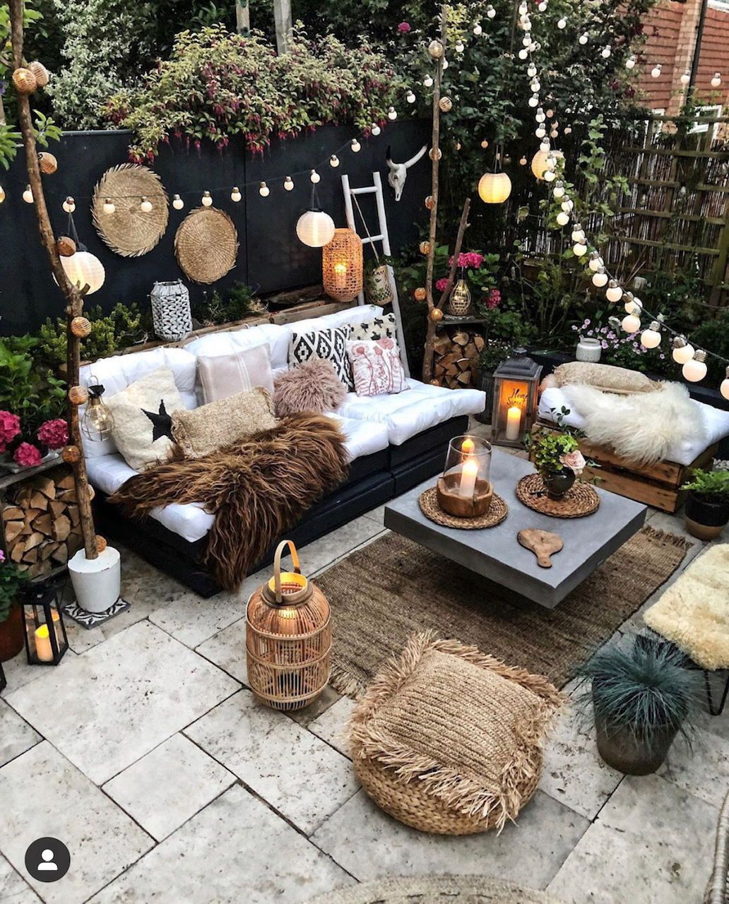 Innovative Ways to Add Personality to
Your Garden Decor