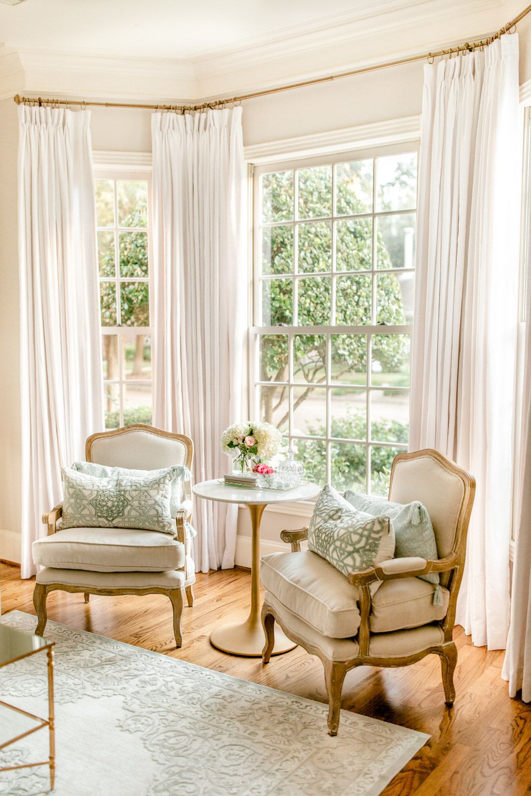 Elegant Bay Window Treatment Ideas