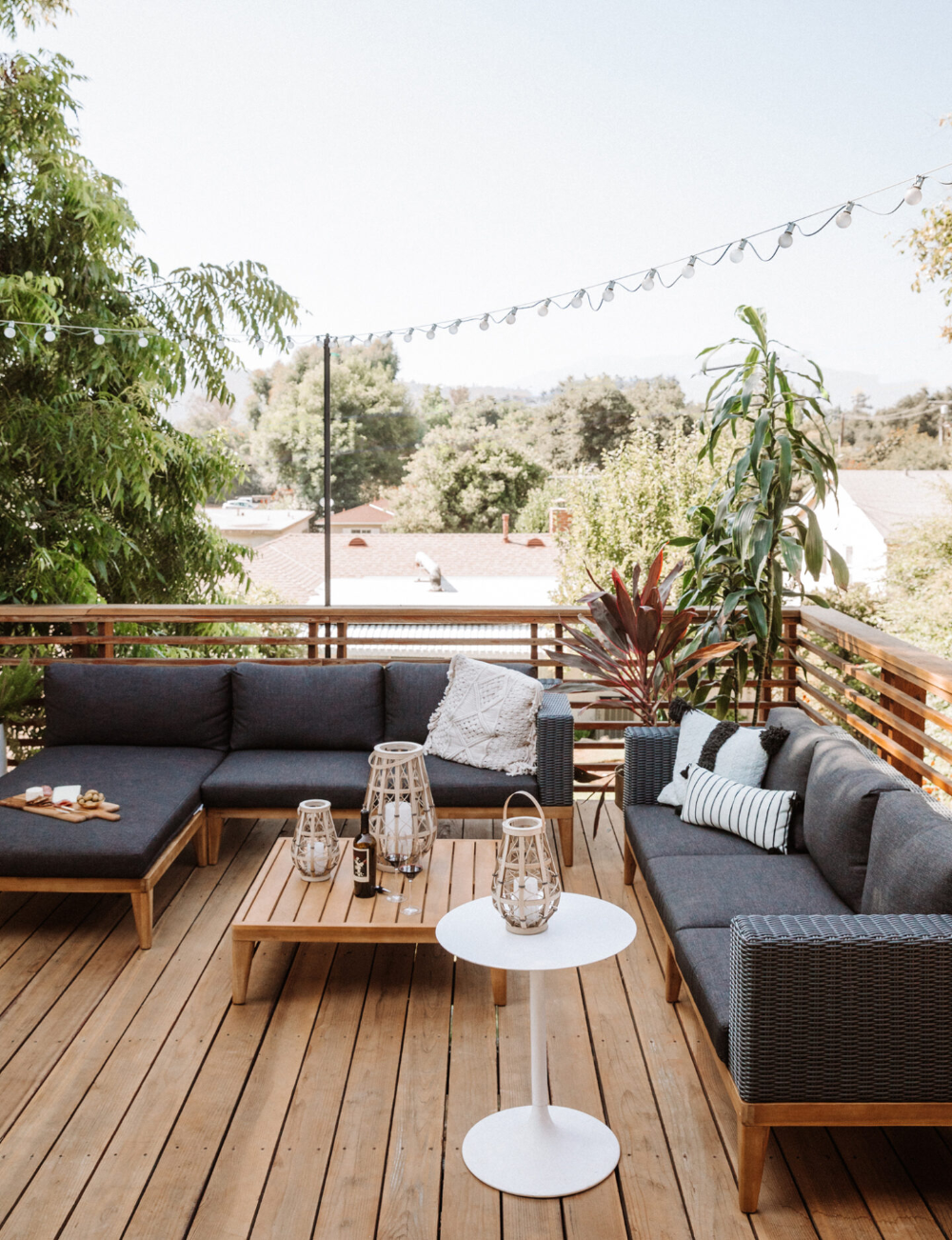 Choosing the Perfect Deck Furniture for
Your Home