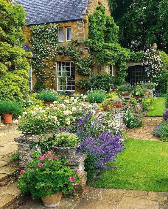 The Charm of Traditional English Gardens