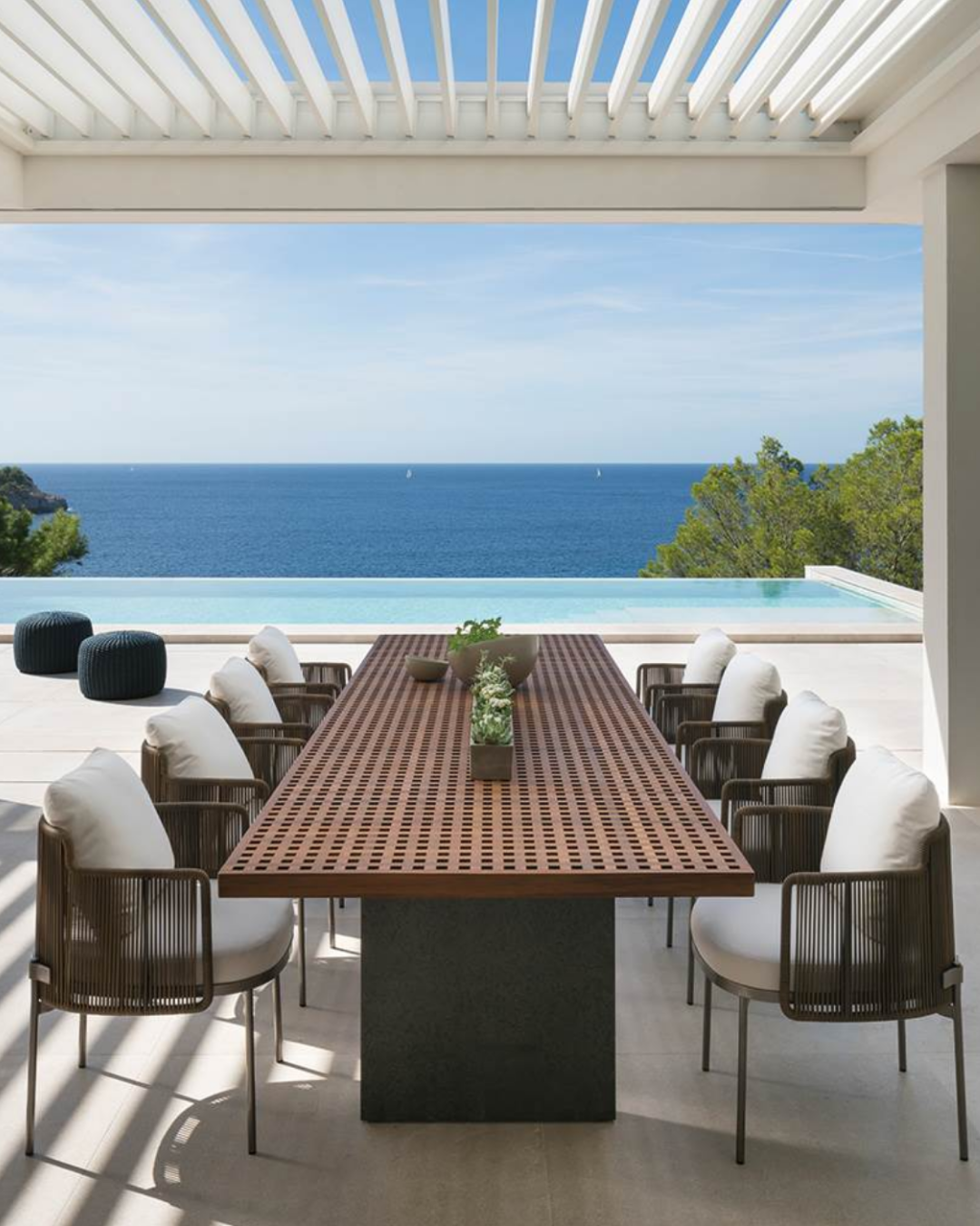 Creating an Oasis: Luxury Outdoor
Furniture Trends for 2024